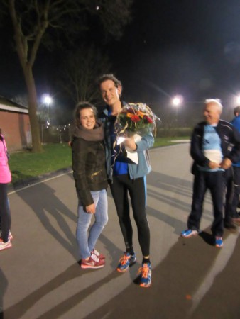 oppervlakte van Sri Lanka (65.610 km2) delen door het op te halen bedrag (25.000 euro) maal ons aantal teamleden (12) maakt dat de 31e loper de prijs wint....! ;)